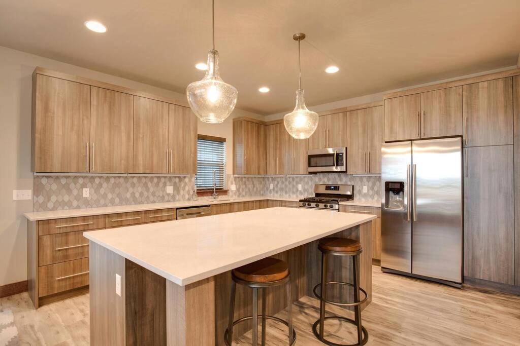 Luxury Townhome On The Park With Bridger Mtn Views Bozeman Eksteriør bilde