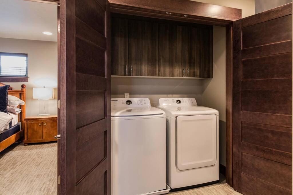 Luxury Townhome On The Park With Bridger Mtn Views Bozeman Eksteriør bilde